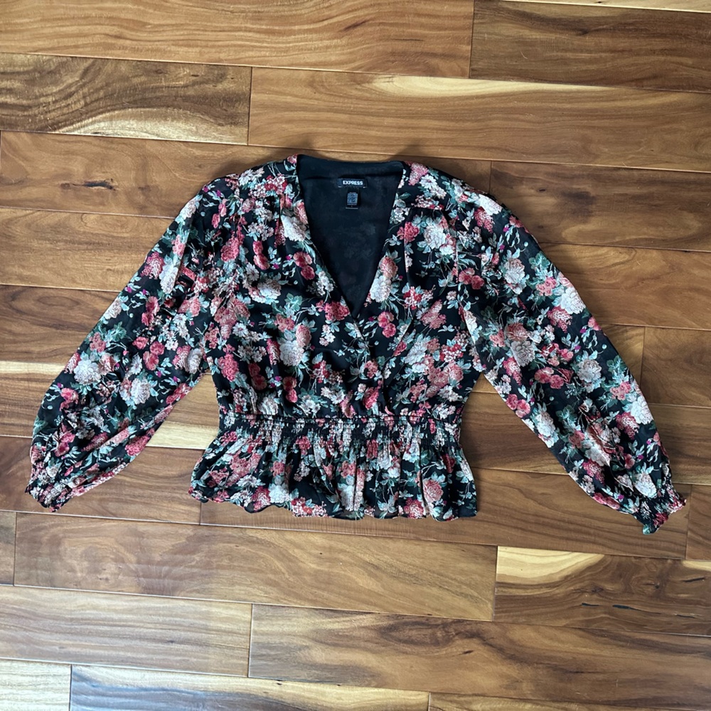 Express Black Floral Peplum Blouse with Red & Cream Flowers size Large
